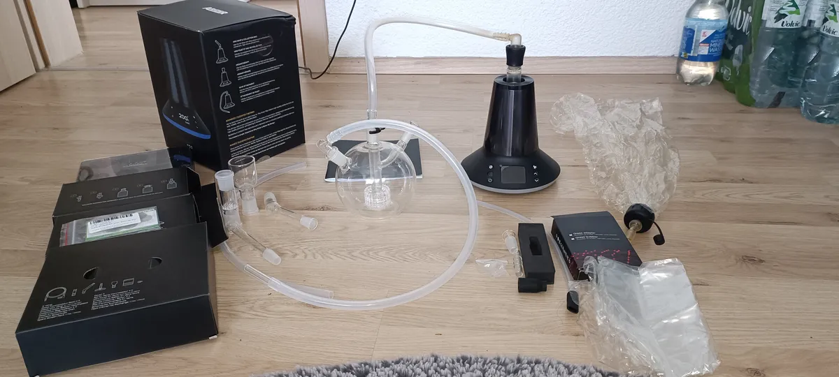 XQ2 Vaporizer gebraucht kaufen | Arizer XQ2 Bild 1 | VapoMarkt XQ2 Vaporizer gebraucht kaufen - Arizer XQ2 (wie neu), Produktfoto 1